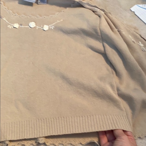 Floral Short Cropped Sweater - Picture 5 of 7